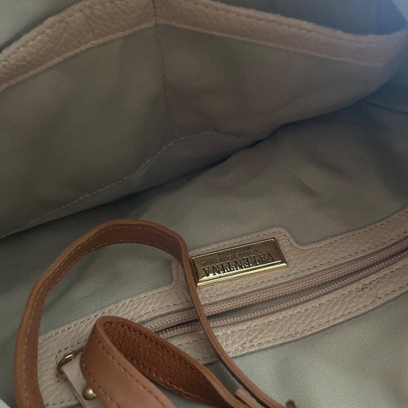 Valentina Italia - Picture 5 of 5